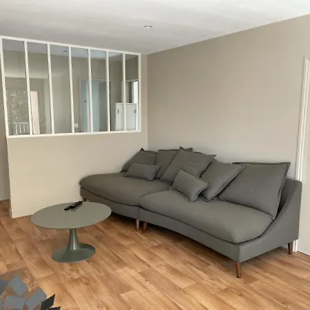 T3 Centre Proche Apartman *